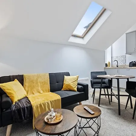Modern Apartment Free Off Road Parking King Bed Suite 9 Nottingham Exterior photo